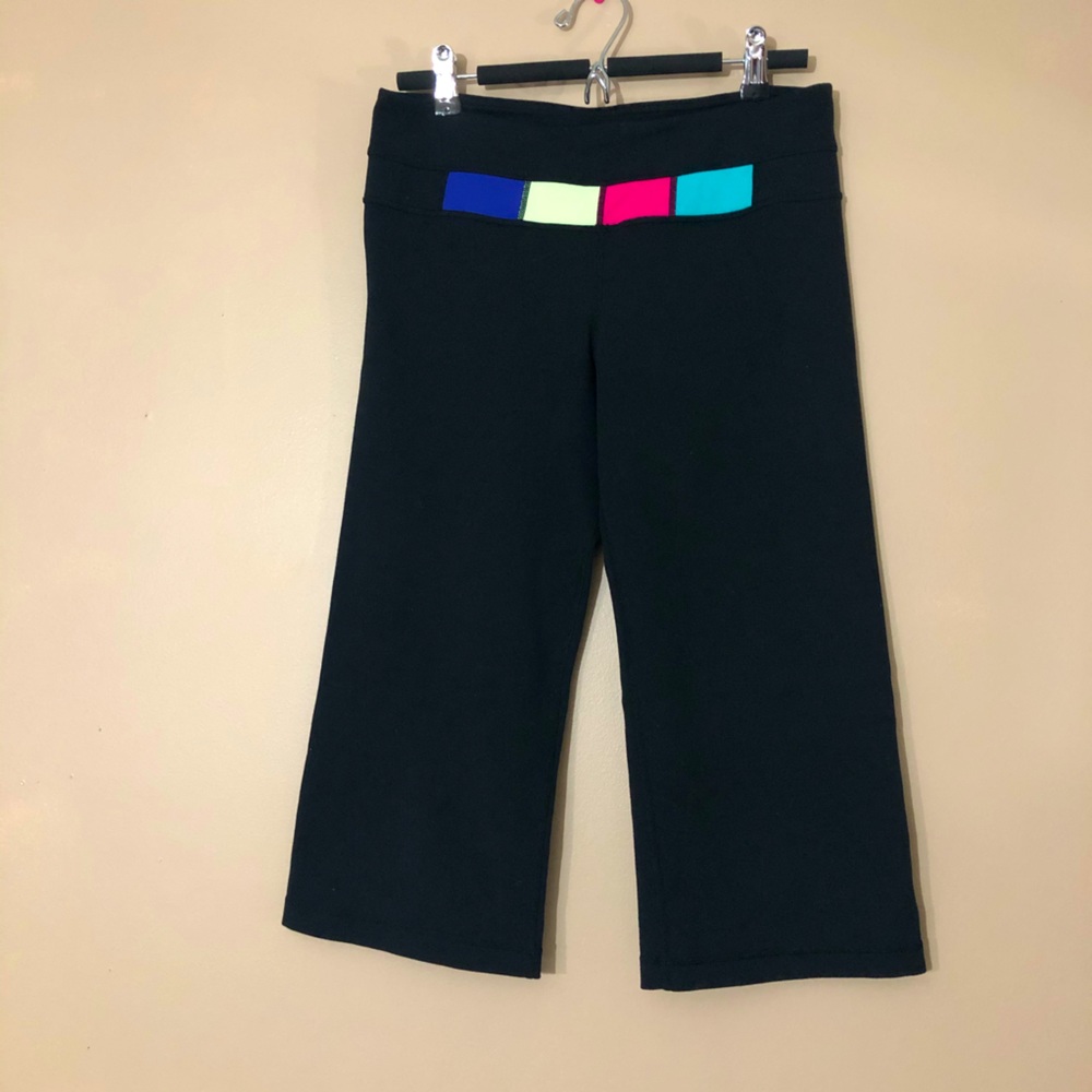 Lululemon Cropped Pants. - Picture 2 of 8